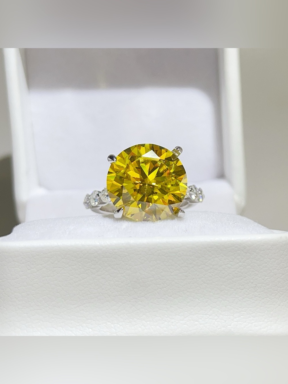 10 Carat 925 Sterling Silver Moissanite Ring